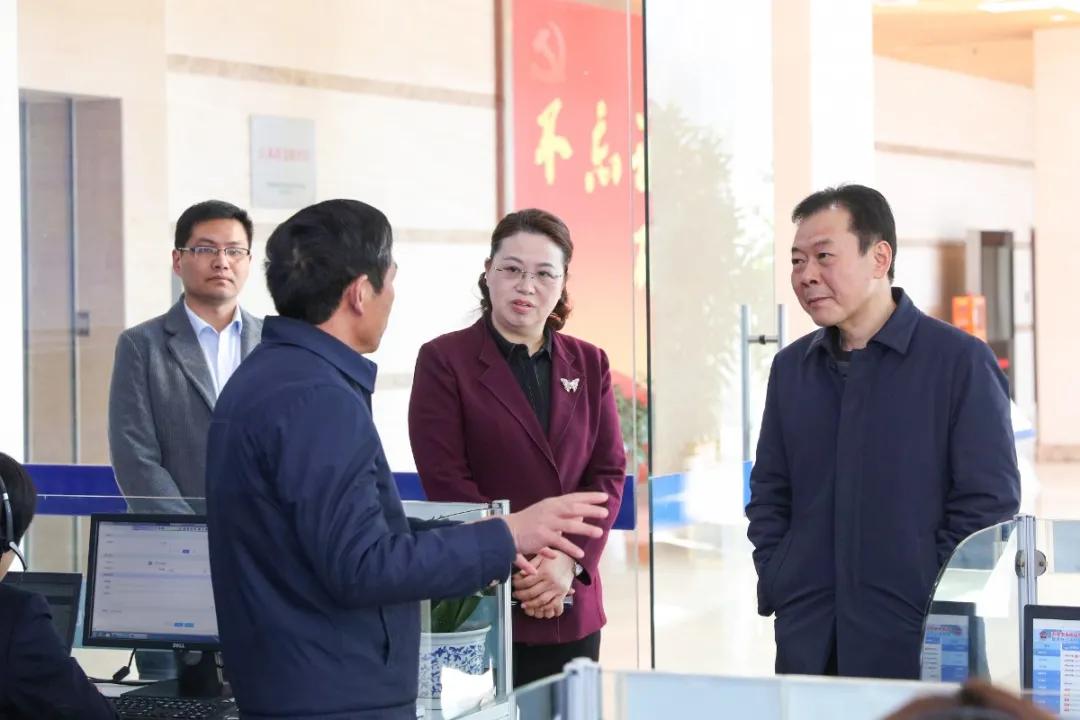 南通副市長(zhǎng)潘建華到市場(chǎng)監(jiān)管局調(diào)研，并對(duì)2021南通國(guó)際高端紡織產(chǎn)業(yè)博覽會(huì)做出指導(dǎo)意見(jiàn)